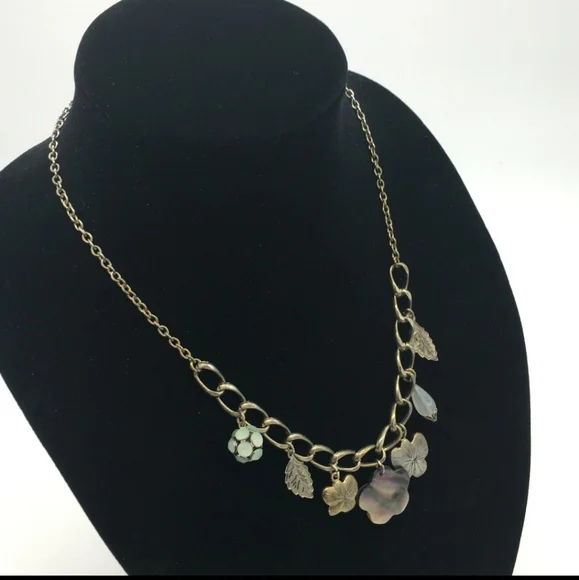 Cookie Lee Charm Necklace – Silver Tone with Leaf & Flower Charms EXC - Picture 3 of 11